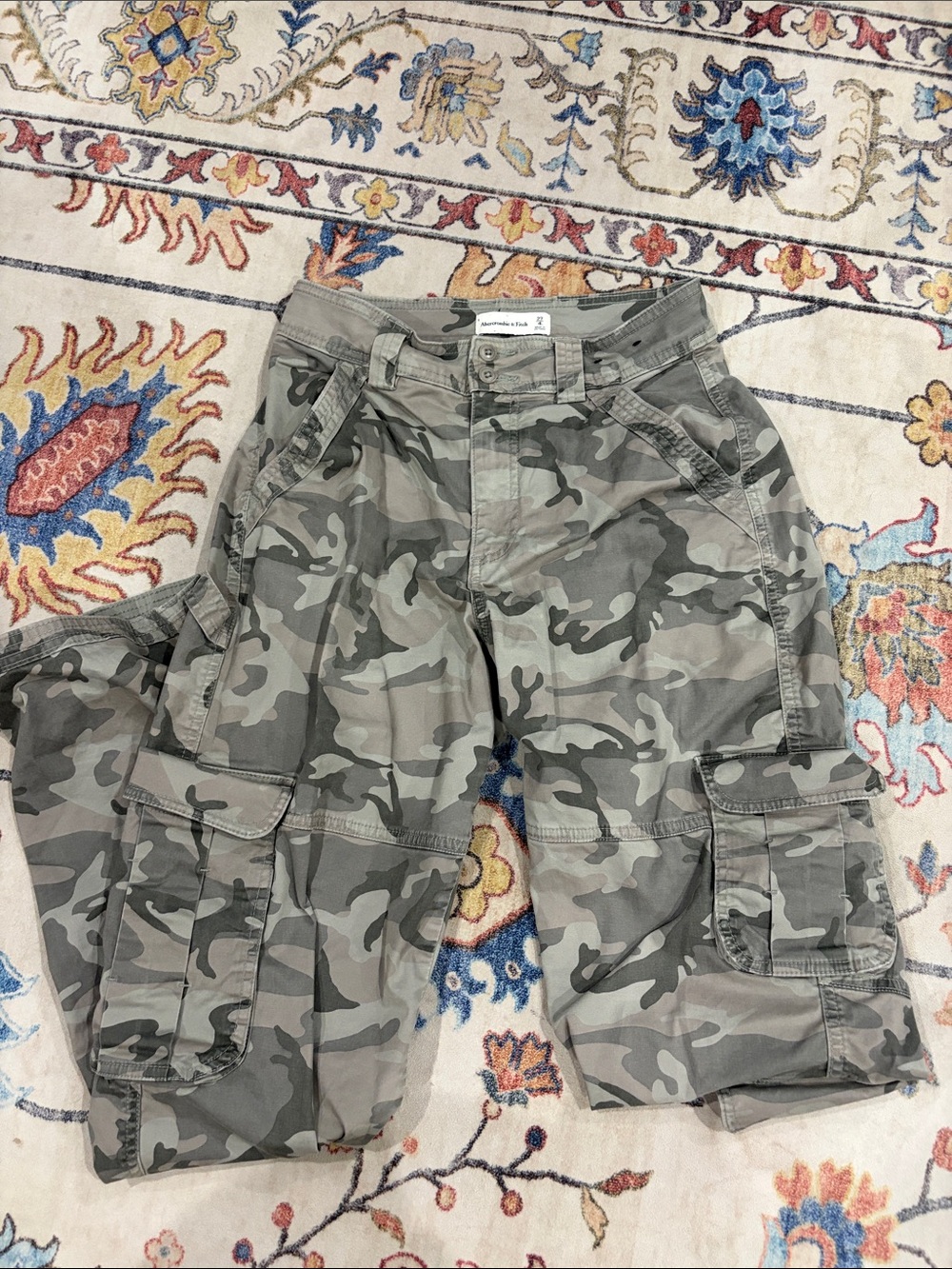 Abercrombie & Fitch Men's Straight-Leg Cargo Pants in Gray Camo